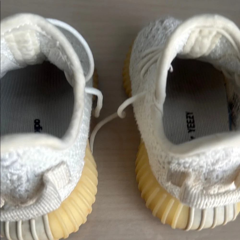 White Sneakers size 6k - Picture 6 of 10